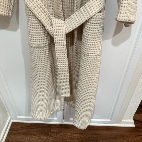 Daniel Hanson Wool Silk Blend robe  in neutral size M - Picture 3 of 12